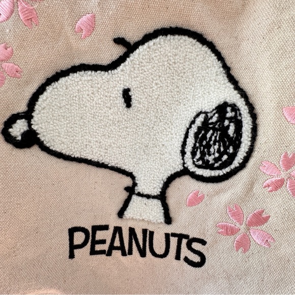 Peanuts Canvas Tote Bag with Embroidered Snoopy Design - Picture 2 of 11